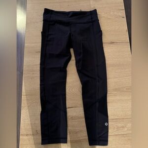 lululemon cropped athletic leggings. Black with pockets. Size 4